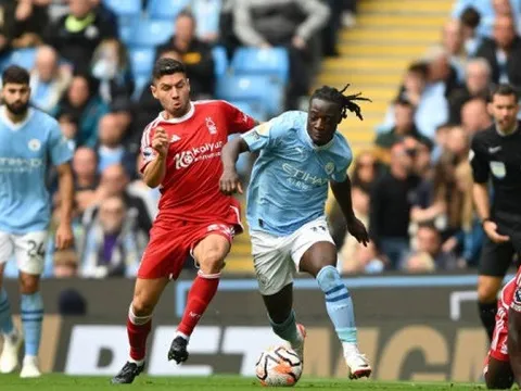 Không ghi bàn, tân binh của Man City vẫn được khen thông minh