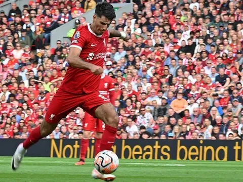 Klopp "kêu trời" với bom tấn của Liverpool