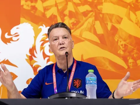 Đòn tâm lý của HLV Van Gaal tới tuyển Hà Lan