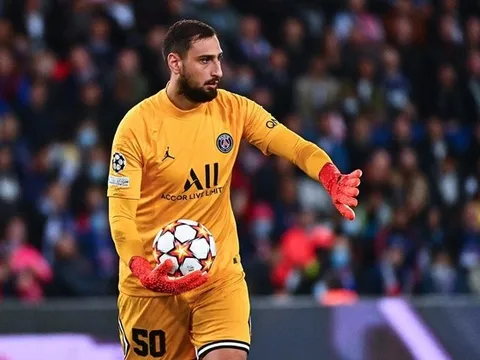 Huyền thoại Iker Casillas lên tiếng động viên sao PSG
