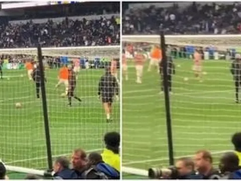 Donny van de Beek đã làm gì trước chiến thắng của M.U với Tottenham?