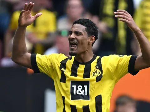 Dortmund cách ngôi vô địch Bundesliga 1 trận thắng