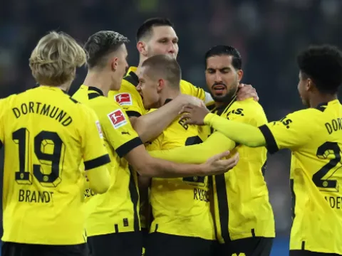 Dortmund thắng ngược nhờ bàn thắng ở phút 90+3
