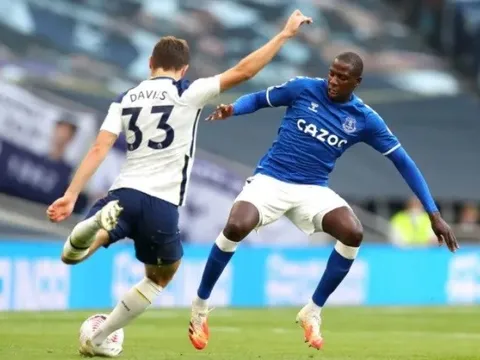 Doucoure có thể trở thành nỗi ám ảnh của Man Utd