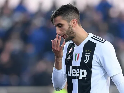 Phản ứng trọng tài, sao Juventus bị cấm liền 3 trận