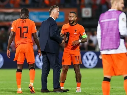Depay, Dumfries báo tin vui cho Hà Lan