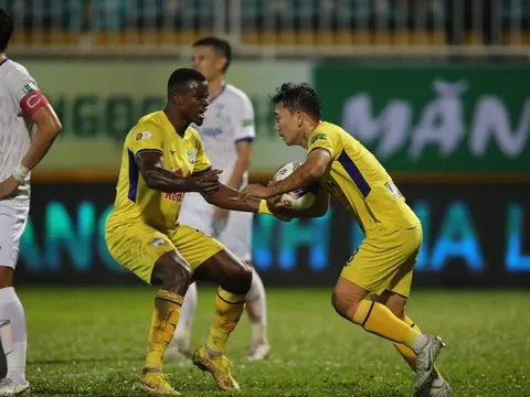 Drama HAGL và VPF đến hồi kết; Công Phượng tỏa sáng tại Nhật Bản