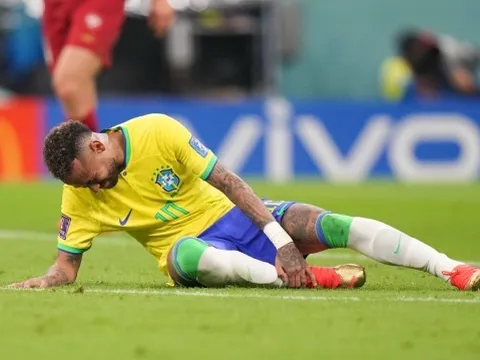 Tite lên tiếng sau khi Neymar bị triệt hạ