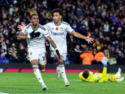 Máy chạy kéo sập Anfield tiếp tục ấn định trận cầu 7 bàn