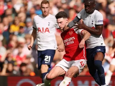 Arsenal đón cú sốc Declan Rice