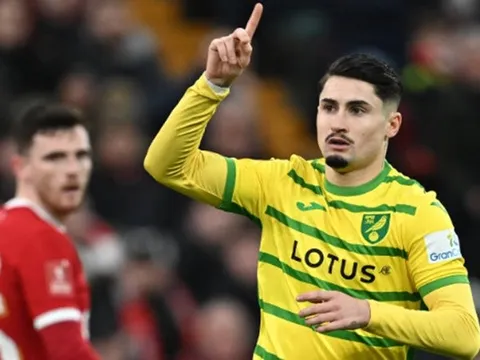 ''Norwich đến Anfield và ghi hai bàn thắng''