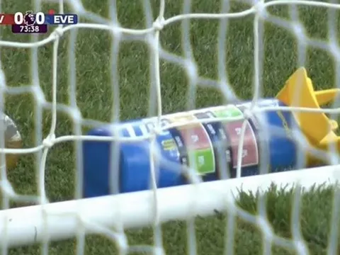 Pickford có 'phao', nhưng Salah ra đề khó