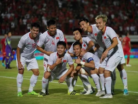 ĐT Việt Nam được FIFA vinh danh, báo Thái ghen tỵ, chạnh lòng về Voi chiến