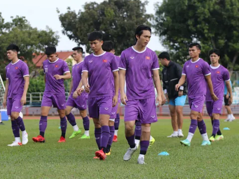 ĐT Việt Nam nhận 2 cú hích lực lượng trước trận gặp Lào