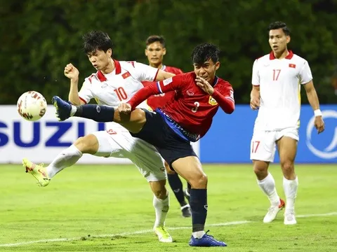 ĐT Việt Nam nhận quà từ FIFA sau trận thắng Lào