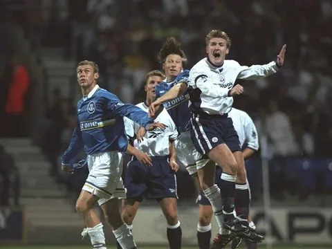 2 cầu thủ lập hat-trick bằng đầu ở Premier League