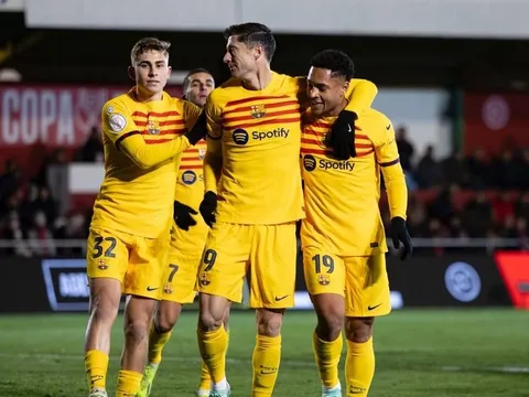 Đừng bao giờ đánh giá thấp Lewandowski!