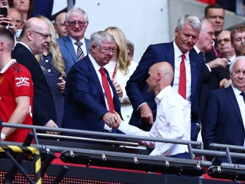 Đừng bắt Sir Alex đợi thêm 10 năm