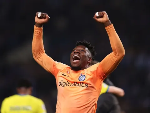 "Đúng là Man United và Chelsea quan tâm đến Andre Onana"