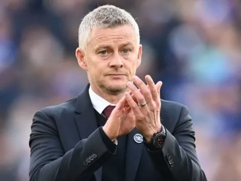 Dwight Yorke hiến kế giúp Ole giữ ghế HLV ở Man Utd