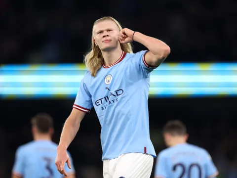 Dwight Yorke không chọn Haaland vào đội hình M.U 1998/99