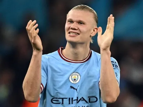 Erling Haaland và Lionel Messi đều xứng đáng giành Quả bóng Vàng