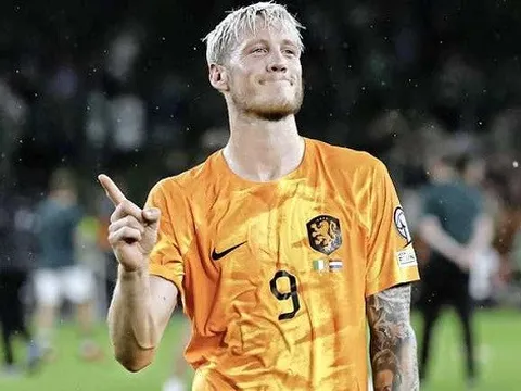 Weghorst thất vọng vì không được đá chính