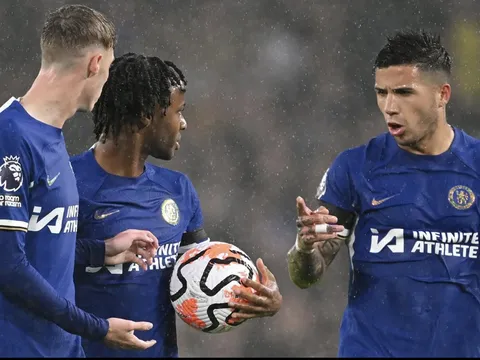 "Hành động tuyệt vời của Fernandez"