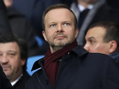 Những sai lầm của Ed Woodward vẫn đang làm hại M.U trên TTCN