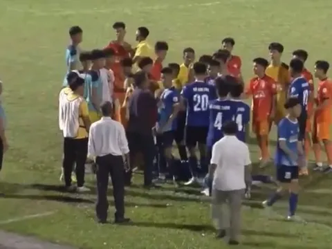 Bạo lực sân cỏ ở bóng đá trẻ và lời cảnh báo đanh thép