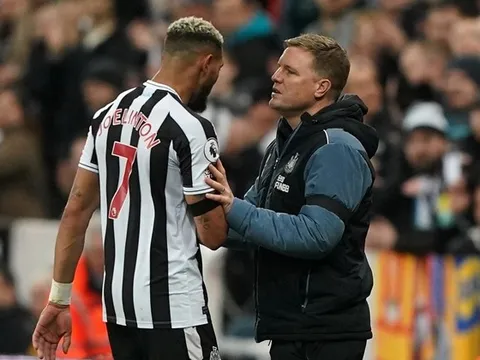 Eddie Howe báo hung tin cho cổ động viên Newcastle United