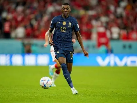 Eintracht Frankfurt trả lời M.U vụ Kolo Muani