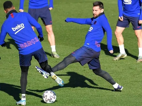 Todibo: "Họ không cho phép chúng tôi chạm vào Messi"