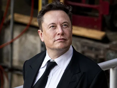 M.U được cảnh báo tính cả thèm chóng chán của Elon Musk