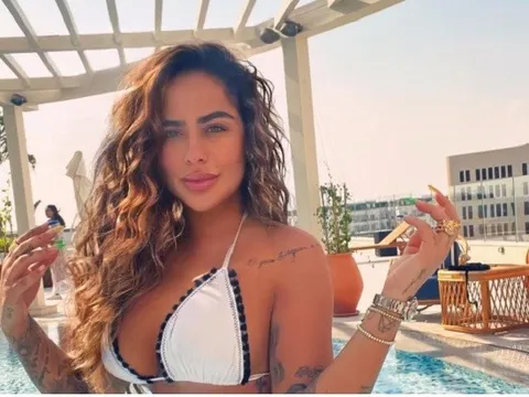 Em gái Neymar là một nàng WAGs