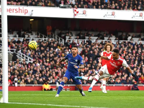 Emerson bấn loạn ra sao sau khi bị Lampard thay ra?