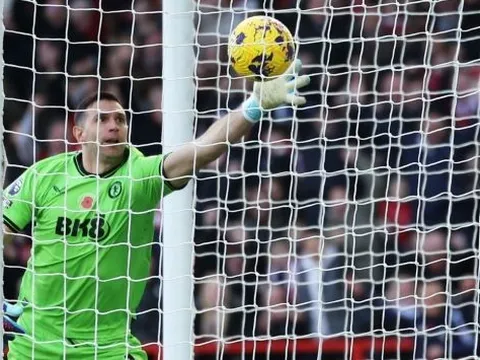 Emery nói về khả năng 'trừng phạt' Martinez sau sai lầm tai hại