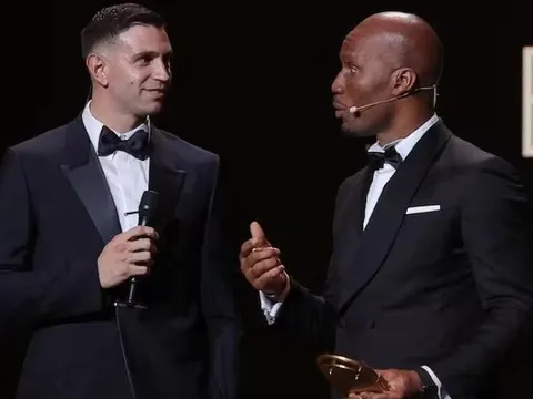 Emiliano Martinez: "Khi Ronaldo và Messi giải nghệ, cậu ấy sẽ thâu tóm QBV"