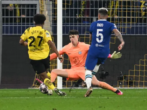 Enzo làm nền cho siêu phẩm, Chelsea 'đầu hàng' Dortmund