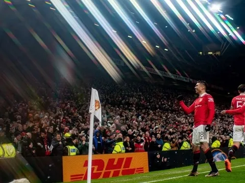 Erik ten Hag dựng lại "pháo đài" Old Trafford