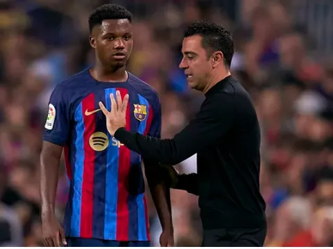 Erik ten Hag nói lời thật lòng về Barcelona và Xavi