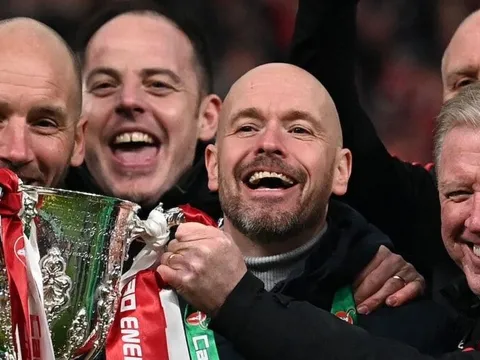 Ajax gửi lời mời hấp dẫn, phó tướng của Ten Hag ra quyết định