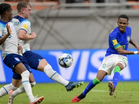 Romano xác nhận, Barca tiến sát thần đồng Brazil