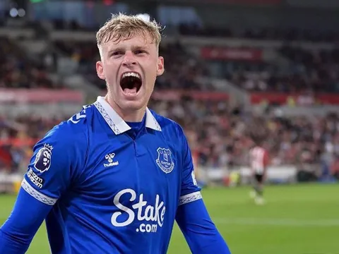 Everton "hét" giá Tottenham vụ sao trẻ người Anh