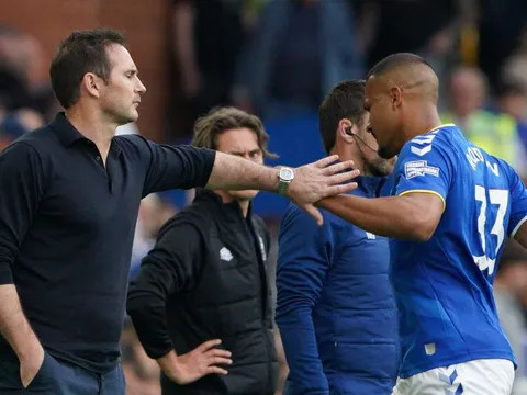 CHÍNH THỨC! Cầu thủ Premier League bị CLB của Lampard hủy hợp đồng