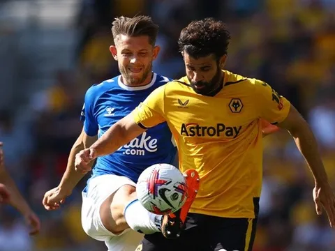 Everton mất quyền tự quyết trong cuộc đua trụ hạng