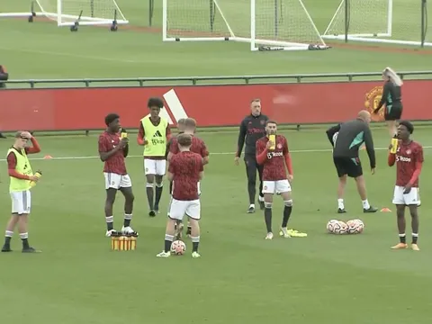 Jones xuất hiện trong trận thắng của U18 Man Utd