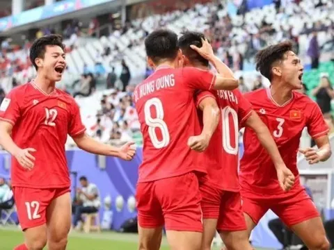 Thất bại là do cầu thủ, không phải lỗi HLV Troussier?