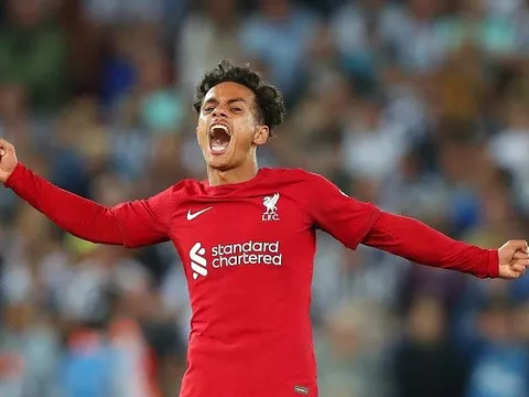 Liverpool chốt khả năng bán Carvalho