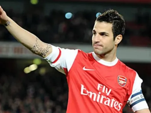 Fabregas rời Chelsea bởi 1 cầu thủ Arsenal